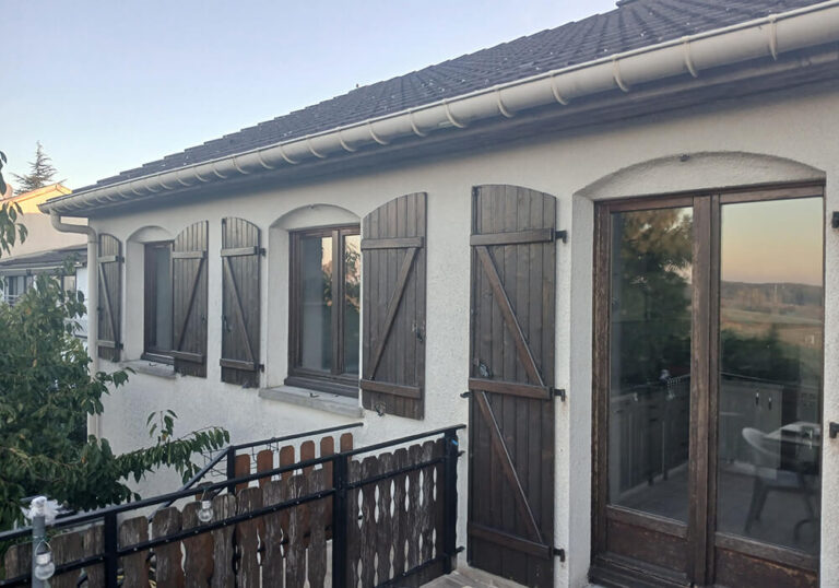 menuiserie-bois-fenetre-porte-entree-js-habitat